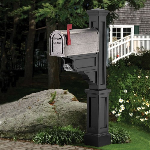 Dover Mail Post, Black or White